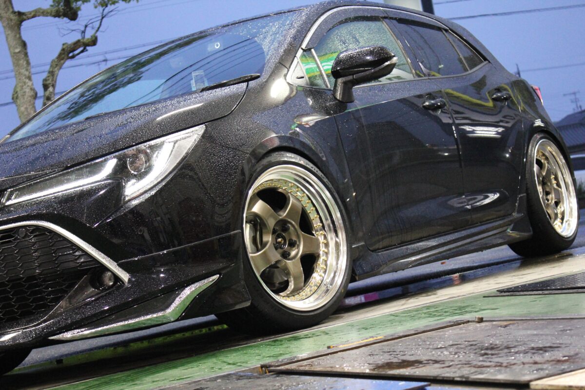 カローラ　スポーツ　ツライチ　深リム　マイスター　カスタム